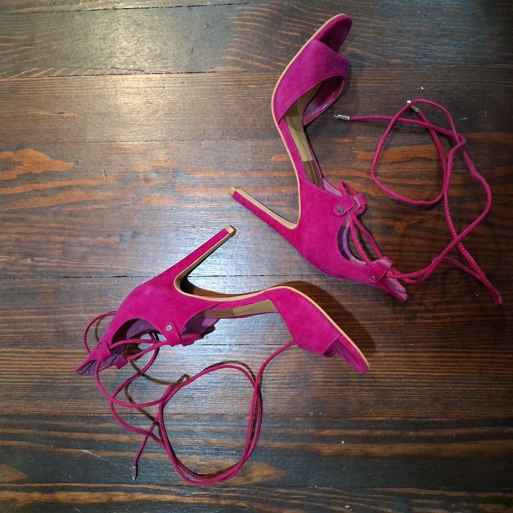 DOLCE VITA "HAZELEY" ORCHID SUEDE HIGH HEEL SANDALS. 8.5